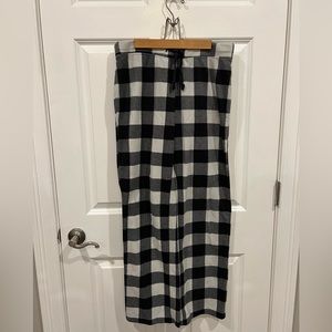 Old Navy Men’s Fleece Plaid Flannel Pajama Pants Size Medium Black and White